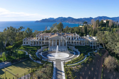 Architectural House Venetian Palace ONE-OF-THE-KIND, 17 bedrooms in Cannes - French Riviera